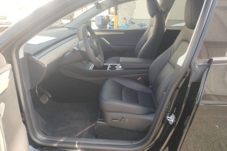 特斯拉 Model Y 2022款 改款 后轮驱动版中控内饰19