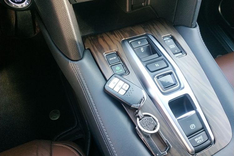 本田UR-V 2017款 370TURBO 四驱尊耀版 国V中控内饰11