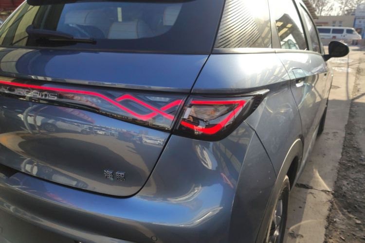 比亚迪 海豚 2024款 荣耀版 302km 活力版车身外观9