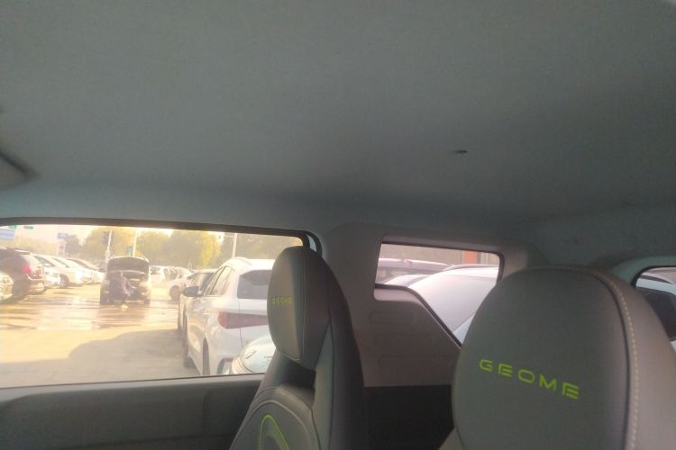 吉利银河 2024款 200km 熊猫骑士中控内饰22