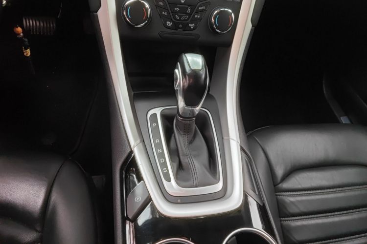 福特 蒙迪欧 2013款 1.5L GTDi180时尚型中控内饰18