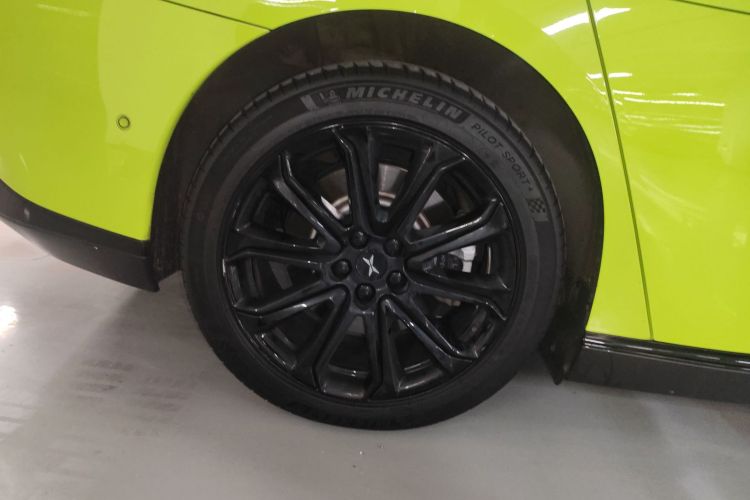 小鹏P7 2021款 670E鹏翼版车身外观6008