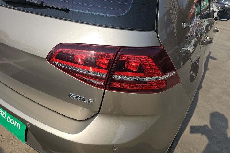 大众 高尔夫 2017款 1.6L 自动舒适百万辆纪念版车身外观9