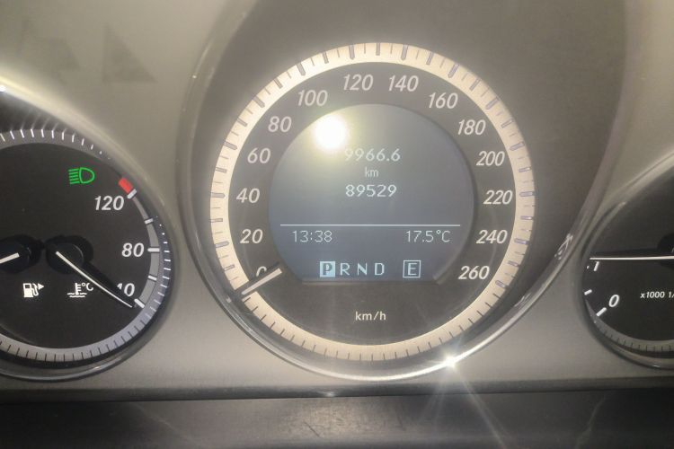 奔驰C级 2010款 C 200 CGI 时尚型中控内饰15