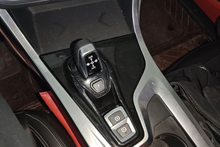 领克01 2017款 2.0T 两驱型Pro版中控内饰18