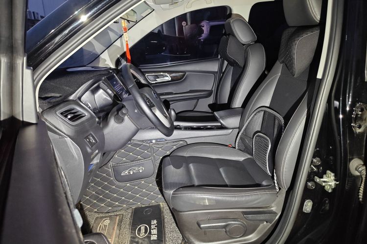 SWM斯威汽车 SWM斯威X7 2017款 1.5T 自动智享型 7座中控内饰19