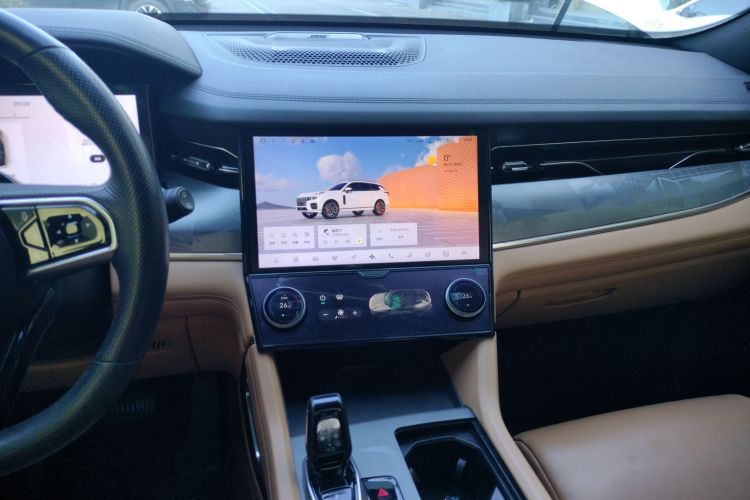 领克09 EM-P 2023款 2.0TD EM-P 远航版PM 七座中控内饰16