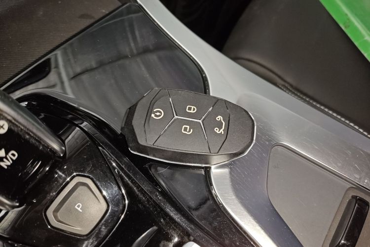 领克01 2019款 2.0T 两驱型版 国VI中控内饰7001