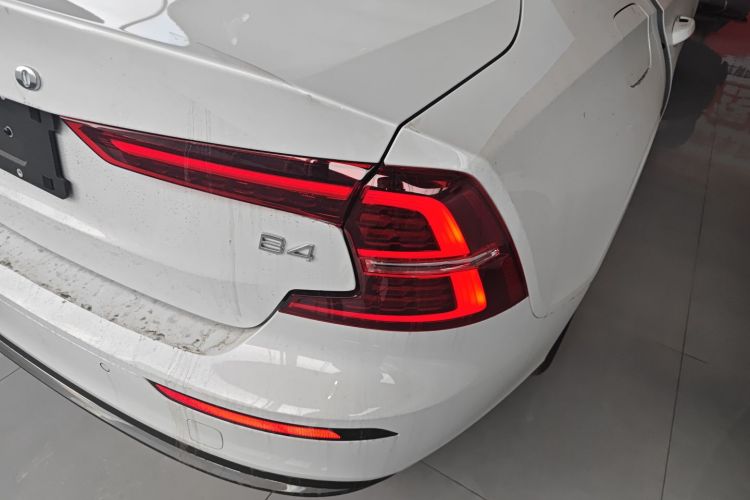 沃尔沃S60 2026款 B4 智逸豪华版车身外观9