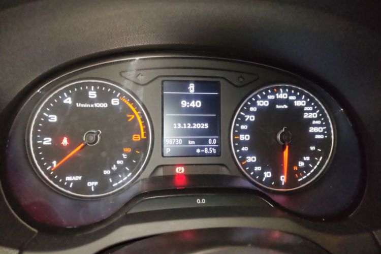 奥迪A3 2017款 Sportback 35 TFSI 进取型中控内饰15