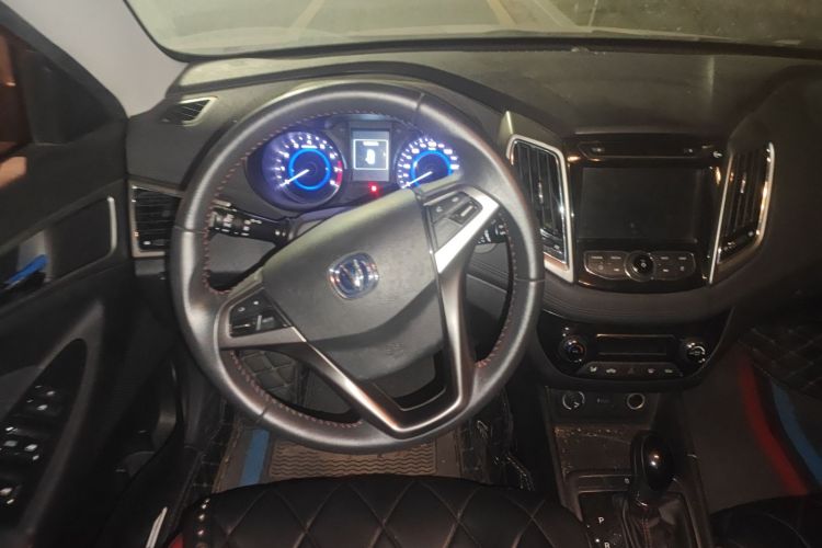 长安 逸动 2016款 XT 1.6L 自动俊酷型中控内饰13