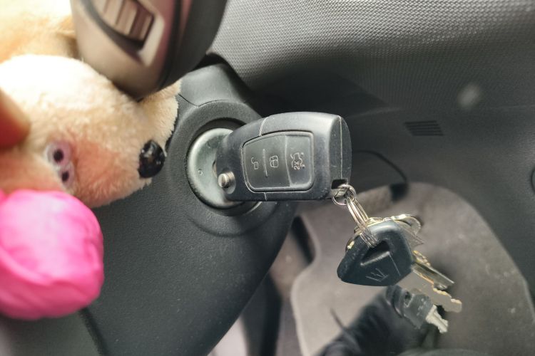 福特 嘉年华 2013款 两厢 1.5L 自动时尚型中控内饰11