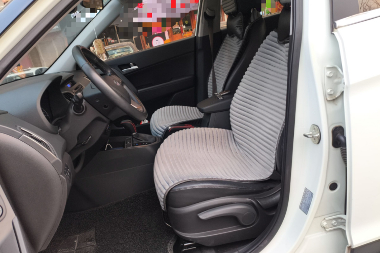 北京现代ix25 2015款 1.6L 自动两驱智能型GLS局部细节19