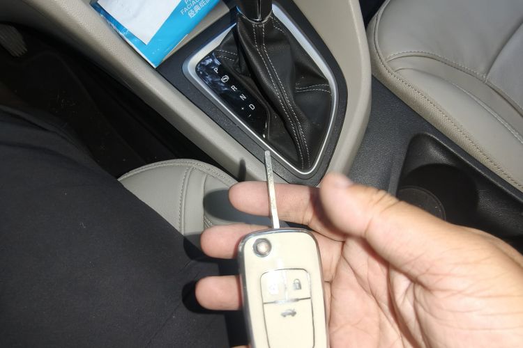 别克 英朗 2018款 15T 双离合精英型 国V中控内饰11