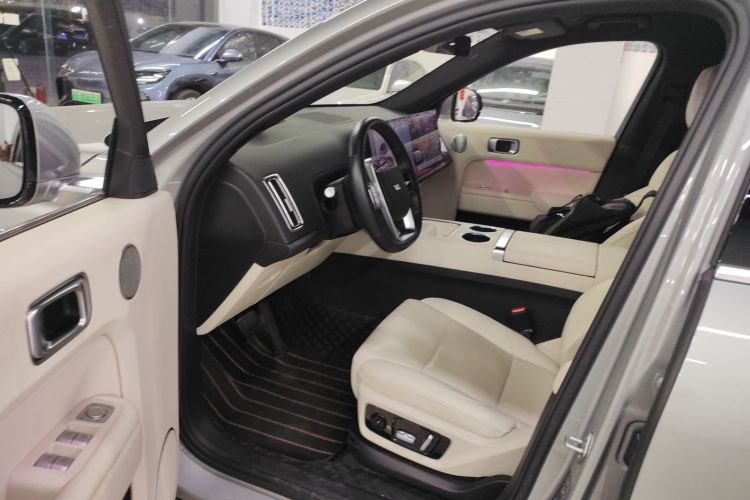 理想汽车 理想L7 2023款 Max中控内饰7003