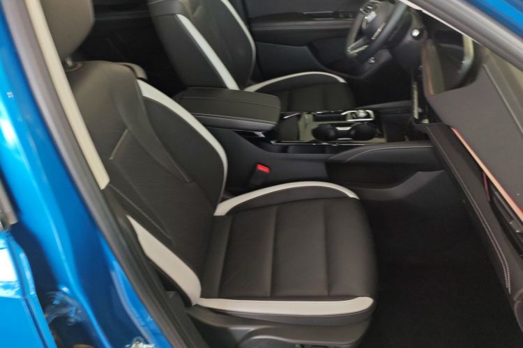 别克 2024款 昂科威S  25T 炫黑风尚版局部细节41