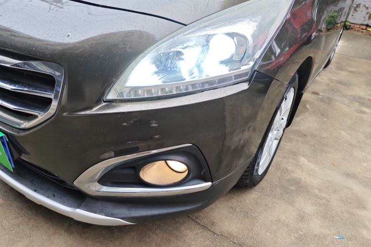 标致3008 2013款 2.0L 自动潮流版局部细节36