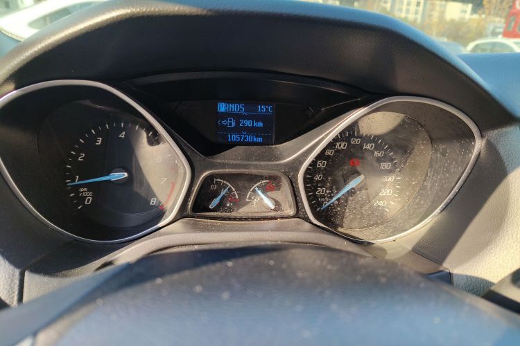 福特 福克斯 2012款 三厢 1.6L 自动风尚型中控内饰14