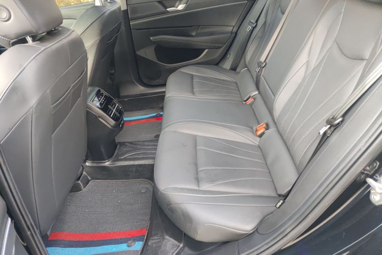 大众 帕萨特 2025款 Pro 380TSI 星空龙耀版中控内饰21