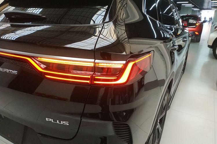 比亚迪 宋PLUS 2020款 1.5T 自动旗舰型车身外观9