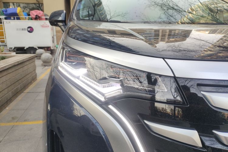 腾势D9 2022款 DM-i 970 四驱旗舰型车身外观8