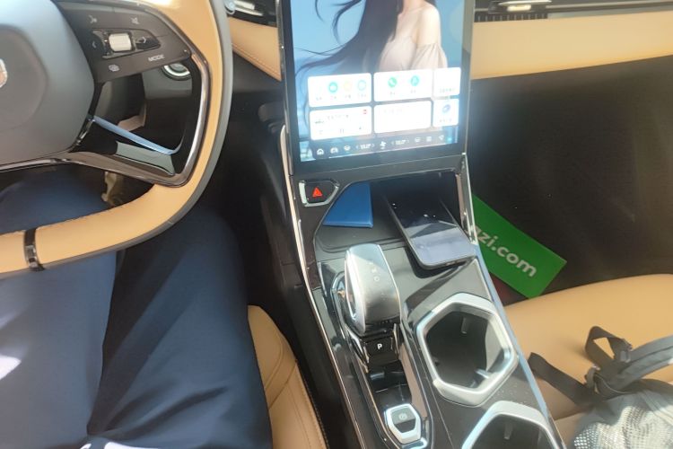 吉利汽车 博越L 2023款 1.5TD DCT尊贵型中控内饰18