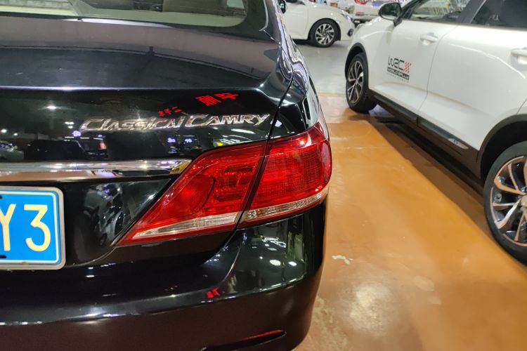 丰田 凯美瑞 2013款 200E 经典精英版车身外观6006