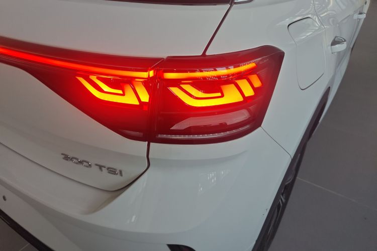 大众 T-ROC探歌 2025款 改款二 300TSI DSG两驱星光版车身外观9