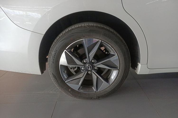 广汽传祺 传祺M6 2023款 PRO 270T DCT豪华版车身外观6008