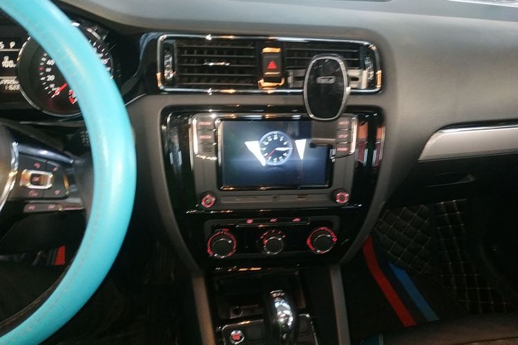 大众 速腾 2017款 230TSI 自动舒适型中控内饰12