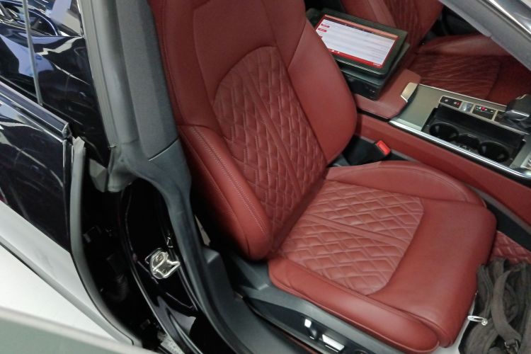 奥迪A7L 2024款 45 TFSI quattro S-line 黑武士版局部细节41