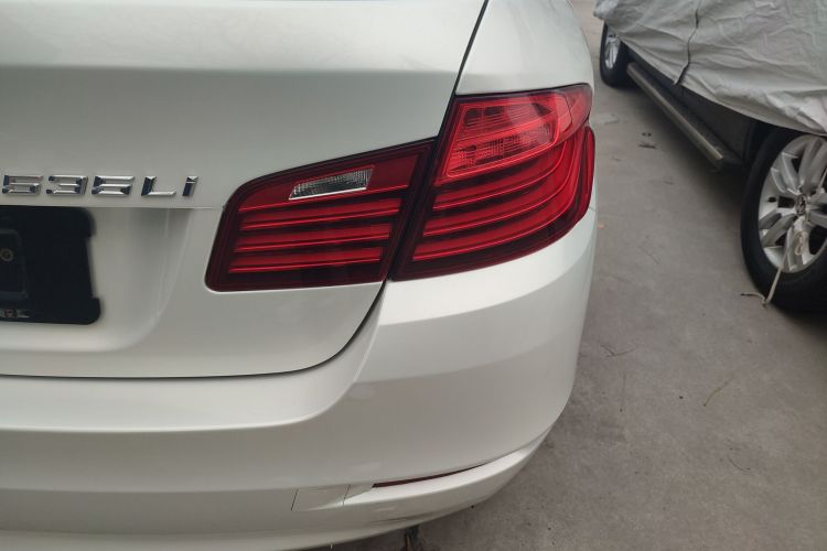 宝马5系 2014款 520Li 典雅型车身外观9