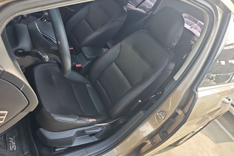 大众 高尔夫 2017款 1.6L 自动舒适百万辆纪念版中控内饰19