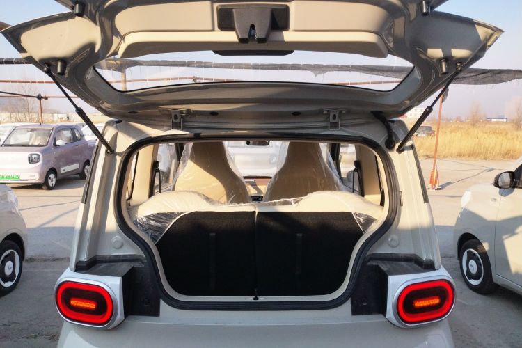 五菱汽车 宏光MINIEV 2024款 第三代 215km 青春版机舱底盘23