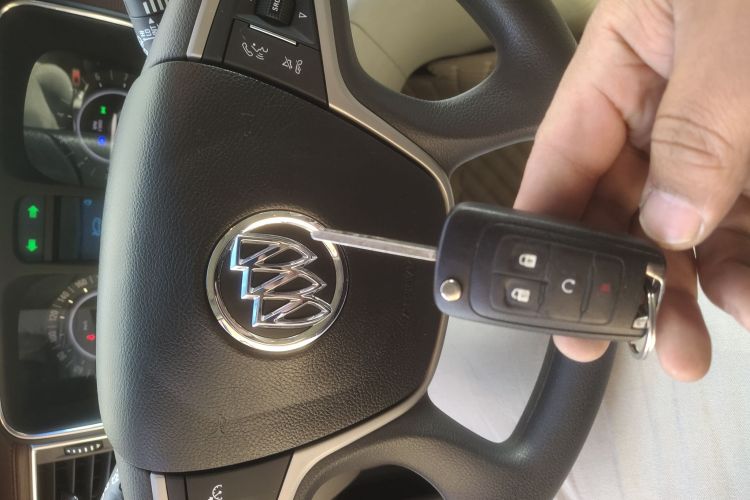 别克GL8 2018款 28T 舒适型 国VI中控内饰11