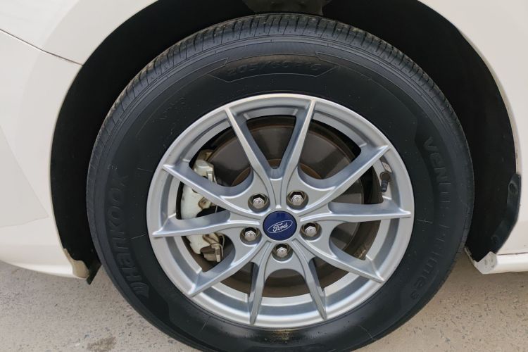 福特 福克斯 2020款 两厢 EcoBoost 180 自动锋潮型车身外观6007