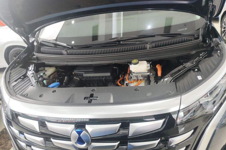 腾势D9 2022款 DM-i 1040 尊贵型局部细节24