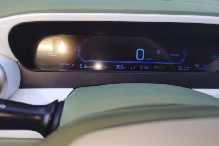 吉利银河 2025款 210km 熊猫骑士中控内饰15