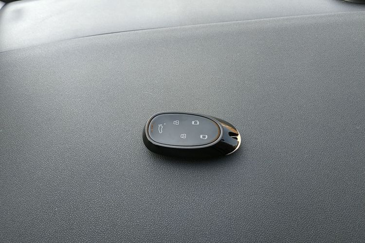 江淮瑞风 瑞风RF8 PHEV 2024款 智聆版 1.5T 150KM 旗舰型 磷酸铁锂中控内饰7001