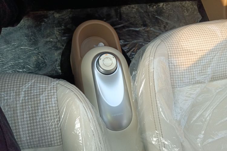 五菱汽车 宏光MINIEV 2025款 四门版 进阶款中控内饰18