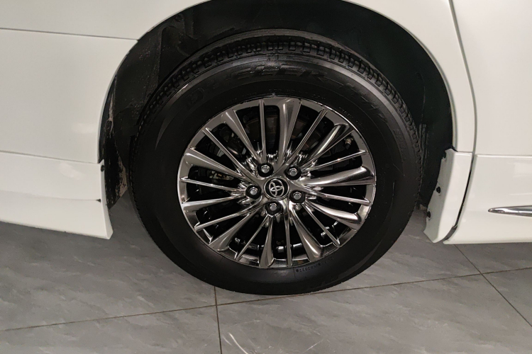 丰田 威尔法 2020款 双擎 2.5L HV豪华版车身外观6004