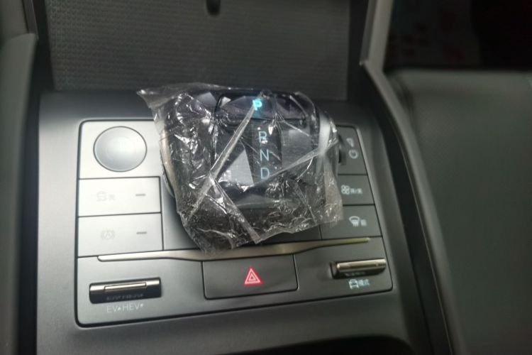 比亚迪 秦L 2024款 DM-i 120KM领先型中控内饰18