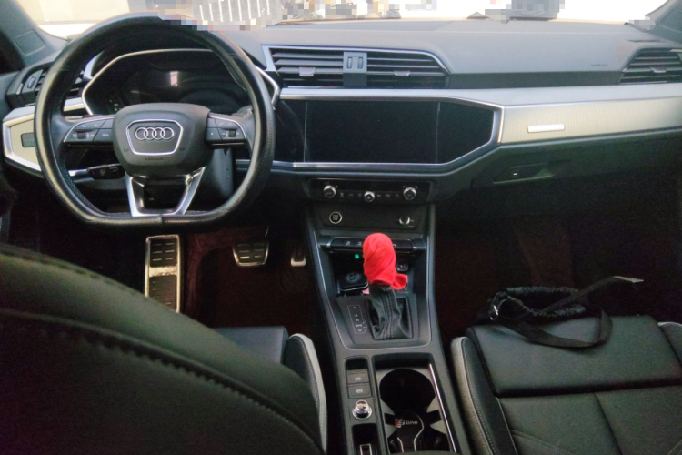 奥迪Q3 2024款 35 TFSI 时尚动感型中控内饰12