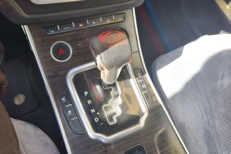 陆风X7 2015款 2.0T 全景旗舰版中控内饰18