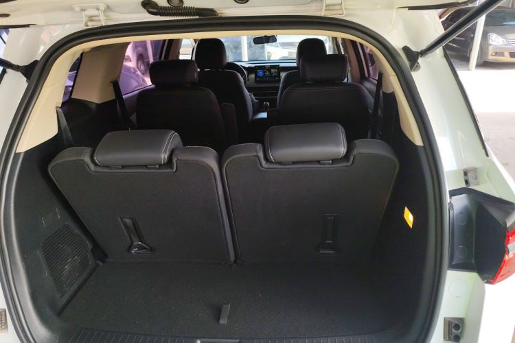 比亚迪 宋MAX 2021款 升级版 1.5T 自动豪华型 6座局部细节23