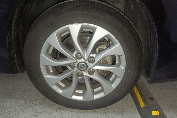 日产 轩逸 2019款 1.6XV CVT智联尊享版 国VI车身外观6007