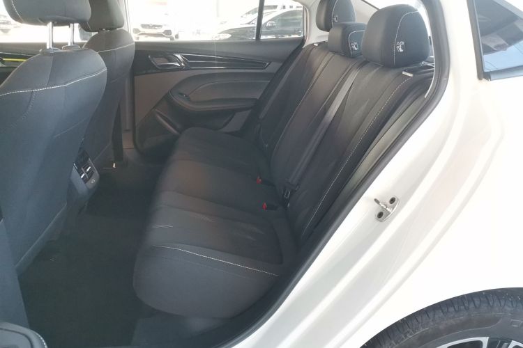 荣威i5 2021款 1.5L CVT铂金版中控内饰21