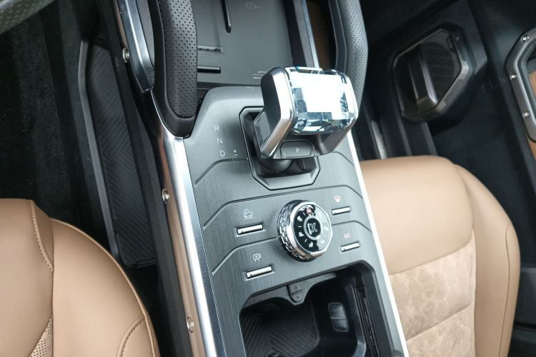 捷途旅行者 2025款 2.0TD 自动 XWD征服+局部细节18