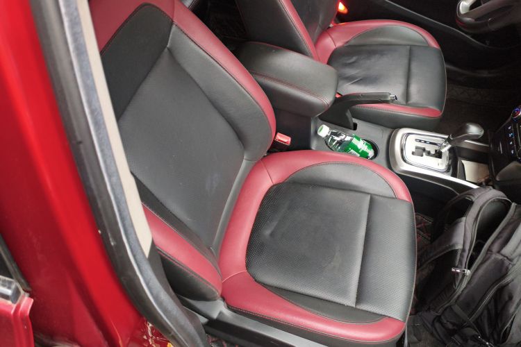 长安 逸动 2013款 1.6L 自动俊酷型 国IV局部细节41