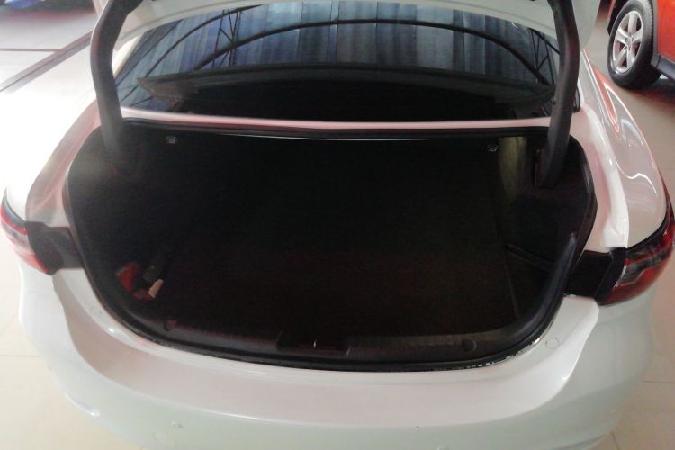 马自达 阿特兹 2020款 2.5L 蓝天尊崇版机舱底盘23